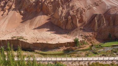 Turpan X 'teki Bezeklik Bin Buda Mağarası' nın manzara görüntüsü