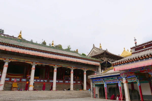 Monasterio Kumbum, Templo Ta 'er un monasterio budista tibetano en H — Foto de Stock