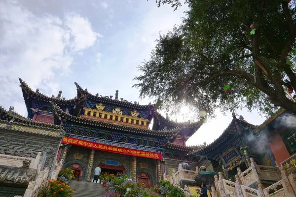 Храм горы Наньшань в Синин Цинхай Китай . — стоковое фото