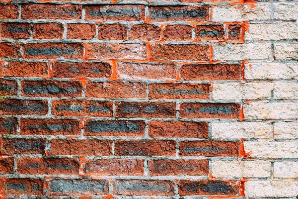 Beyaz kenarlı eski tuğla duvar dokusu