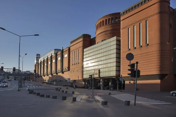 Warsztaty i sklepy. Starego Browaru centrum handlowego w mieście, styl wnętrza vintage. — Zdjęcie stockowe