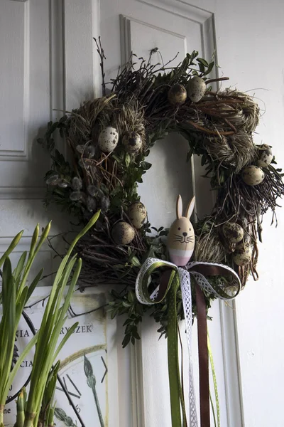 De Souvenirs voor Pasen in een bloemenwinkel te koop — Stockfoto