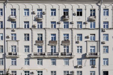 Moskova, Rusya - 5 Mayıs 2018: Stalin'in evi yakınındaki metro Tretyakovskaya cephe