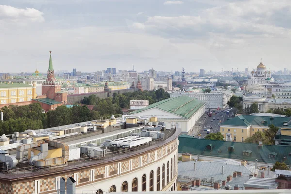 Luftaufnahme des historischen Zentrums von Moskau von einem Aussichtspunkt. — Stockfoto