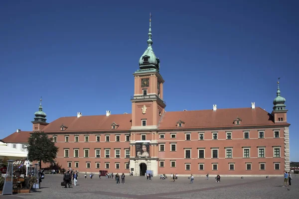 Plaza del castillo en Varsovia casco antiguo, Polonia —  Fotos de Stock