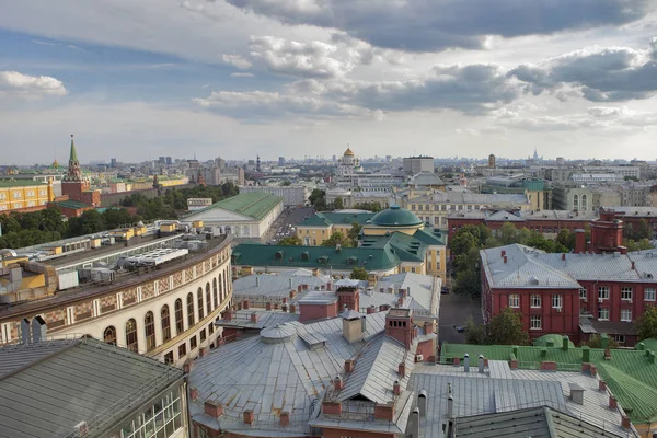 Luftaufnahme des historischen Zentrums von Moskau von einem Aussichtspunkt. — Stockfoto