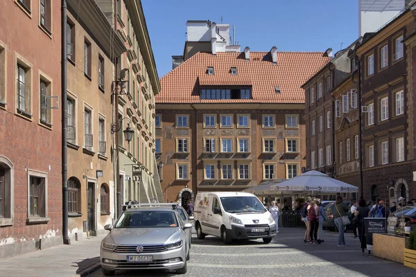 Staré město s starověkých budov. Jméno ulice je Szeroki Dunaj — Stock fotografie