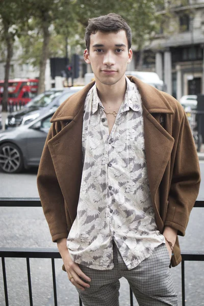 ロンドン イギリス 2018 ロンドン ファッション ウィーク中に通りの人々 — ストック写真