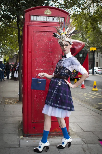 London United Kingdom September 2018 Artist Florent Bidois Wearing Taxidermy — Stock Photo, Image