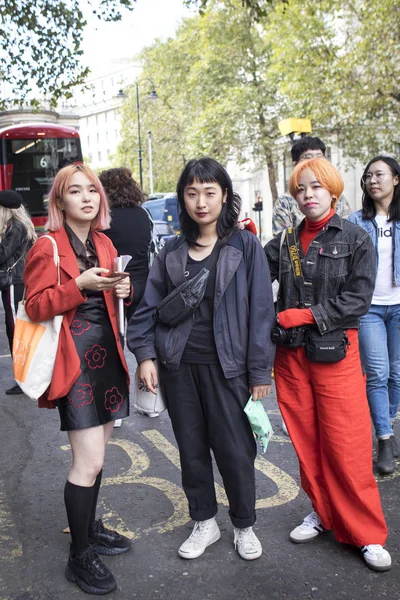 Лондон Сентября 2018 Люди Улице Время Лондонской Недели Моды Три — стоковое фото