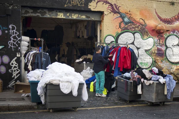 London September 2018 People Street Bricklane East London Rails Clothes — Stock Photo, Image