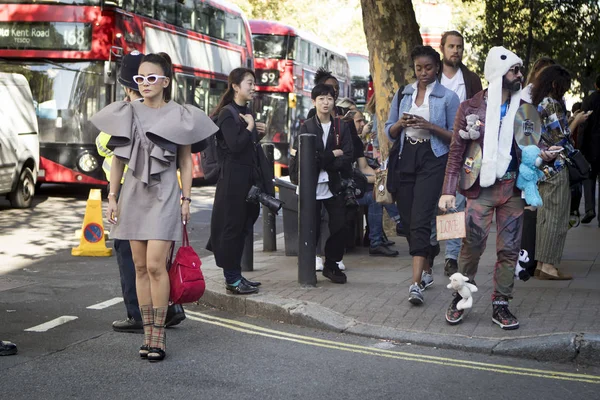 London Verenigd Koninkrijk September 2018 Mensen Straat Tijdens Londen Fashion — Stockfoto