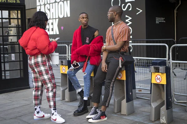 London Storbritannien September 2018 Människor Gatan London Fashion Week Grupp — Stockfoto