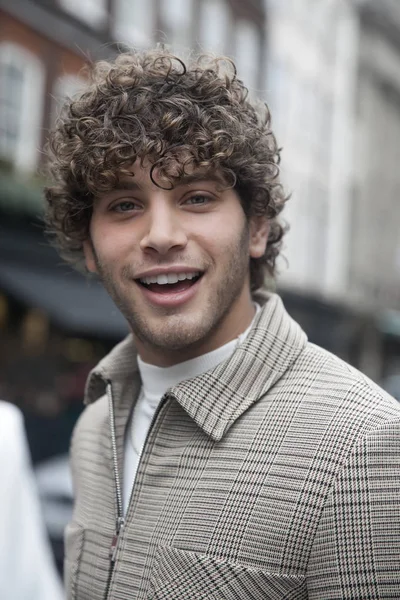 Eyal Booker - curly-haired model who has worked with brands such as Adidas and Bang+Strike. — Stock Photo, Image