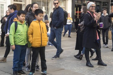 Leicester Meydanı'nda kalabalık