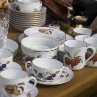 Spitalfields Telmessos'da çarşı pazarda alışveriş olduğunu dördüncü en popüler cazibe çeken 100.000'in üzerinde insanlar her hafta sonu şehir.