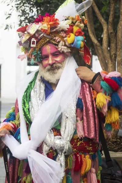 A Colour Walk es una reunión informal de personas creativas que se visten o se visten para inspirar e inspirarse —  Fotos de Stock