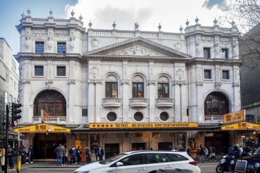 Londra'nın West End Wyndhams Tiyatrosu'nda Yazar Miller tarafından Fiyat gösterisi