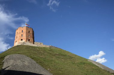 Kule, şafak (Gedimino) Vilnius, Litvanya. Tarihi sembolü Vilnius şehir ve Litvanya kendisi. Üst Vilnius Castle kompleksi.
