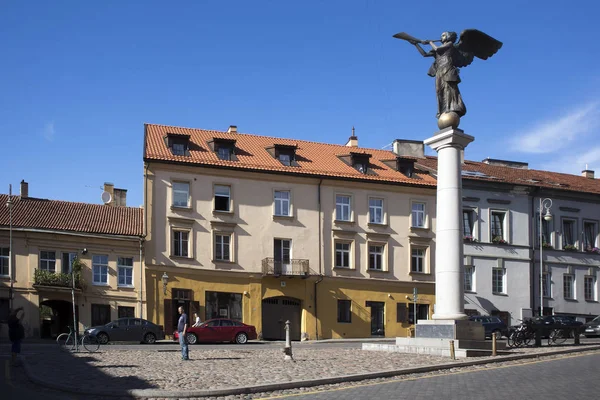 Skulptur av ängel blåser en trumpet har upprättats av skulptören av Romas Vilciauskas den 1 april, 2002. Det är en symbol för Republiken Uzupis — Stockfoto