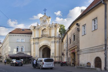 Kutsal Teslis Kilisesi ve Manastırı, Vilnius