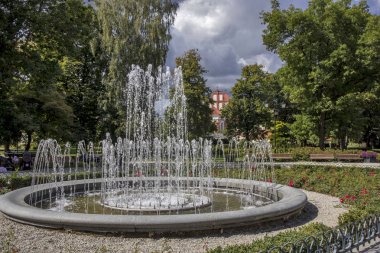 Güzel havalarda Bernardine Garden Çeşmesi.