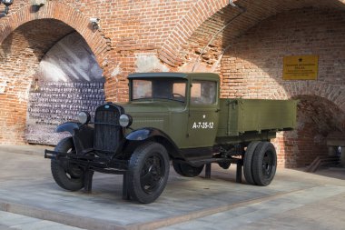 Nizhny Novgorod, Rusya Kremlin'de gösterilen askeri tanklar. Popüler turistik simgesel yapı.