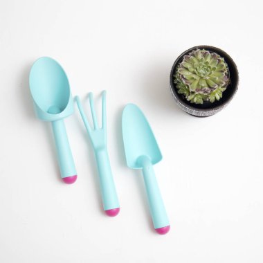 masada toprak ve bahçe aletleri ile Sulu