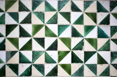 Barselona'da evlerin duvarlarında seramik karo örnekleri