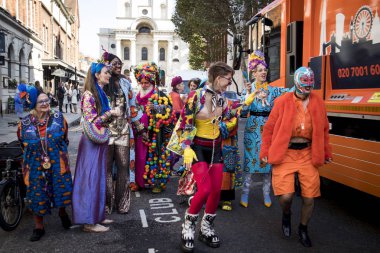 Eski Spitalfields Market Colour Walk yaratıcı insanların giyinmek ya da ilham almak için giyinme gayri resmi bir toplantı