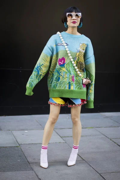 Folk på gatan under London Fashion Week. — Stockfoto