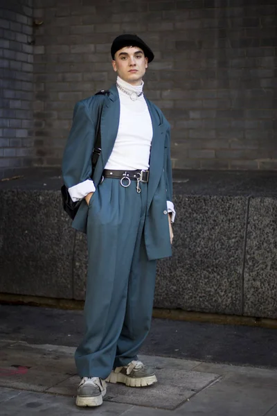 ロンドンファッションウィーク中の路上の人々. — ストック写真