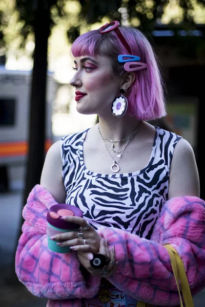 Personas en la calle durante la Semana de la Moda de Londres . —  Fotos de Stock