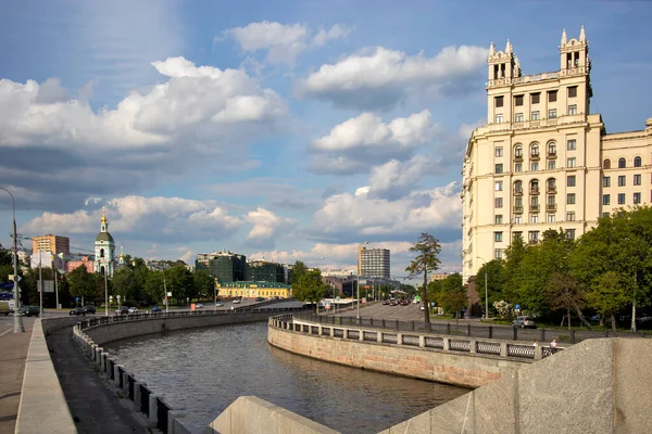 Moscow Russia July 2020 Stalin Skyscraper Kotelnicheskaya Embankment Background Blue — Stock Photo, Image