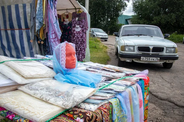 Pereslavl Zalessky Rússia Julho 2020 Vendendo Coisas Rua Uma Tenda — Fotografia de Stock