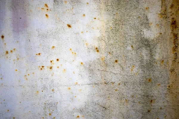 背景として使用できる亀裂や傷を持つ金属壁の質感 — ストック写真