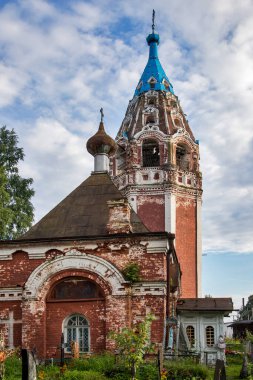 Ustyuzhna, Vologda bölgesi, Rusya - 27 Temmuz 2020, Kazanskoy Ikony Bozh 'yey Materi Kilisesi. Ustyuzhna, Vologda Bölgesi, Rusya 'daki Kazan leydimizin kilisesi.