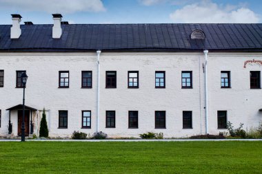 Tikhvin, Rusya - 29 Temmuz 2020, Tanrı 'nın Annesi Yurdunun Tikhvin Manastırı