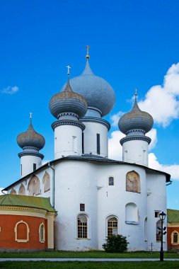 Tikhvin, Rusya - 29 Temmuz 2020, Tanrı 'nın Annesi Yurdunun Tikhvin Manastırı