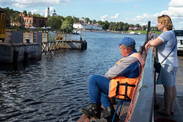 Myshkin Russia July 2020 Ferry Worker Waiting Ferry Moor Dock — Stock Photo, Image