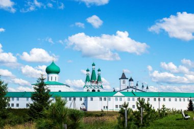 Rusya, Leningrad bölgesi, 12 Ağustos 2020. Eski Sloboda köyündeki Kutsal Üçlü Alexander Svirsky erkek manastırı..