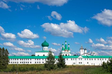 Rusya, Leningrad bölgesi, 12 Ağustos 2020. Eski Sloboda köyündeki Kutsal Üçlü Alexander Svirsky erkek manastırı..