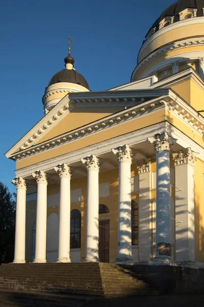 Rybinsk Rusland Augustus 2020 Transfiguratiekathedraal Spaso Preobrazjenski Kathedraal Aan Oever — Stockfoto