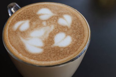 Kapuçino köpüğünün yakın çekimi