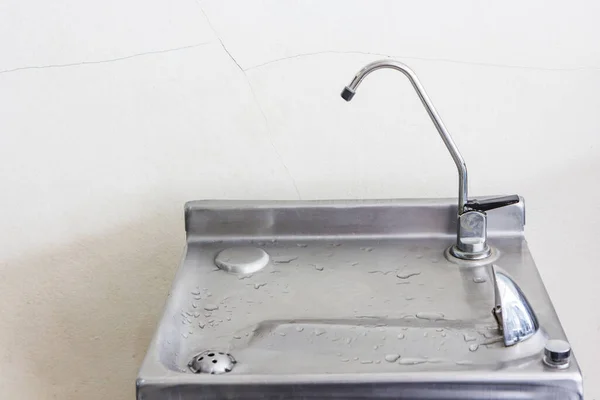 Offentlig Dricksvattenkran Dryckesbehållare Offentlig Plats — Stockfoto