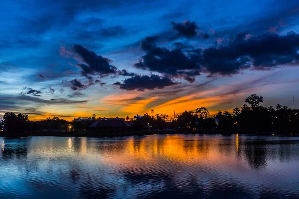 Twilight Sky Park — стоковое фото