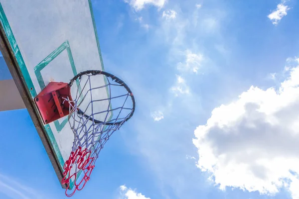 Canestro Basket Cielo Blu Nuvola — Foto Stock