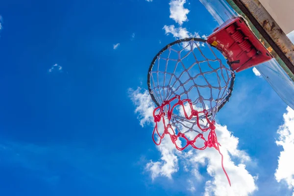 Canestro Basket Cielo Blu Nuvola — Foto Stock