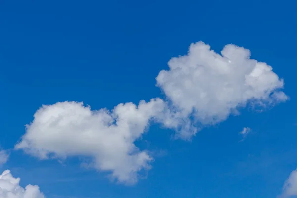 Μπλε Ουρανός Σύννεφα Φόντο — Φωτογραφία Αρχείου