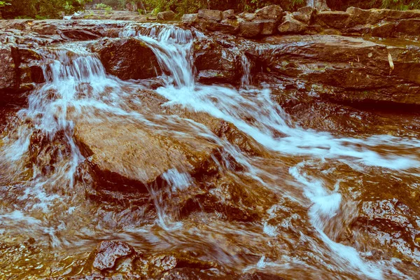 Hermosa Cascada Agua Movimiento — Foto de Stock